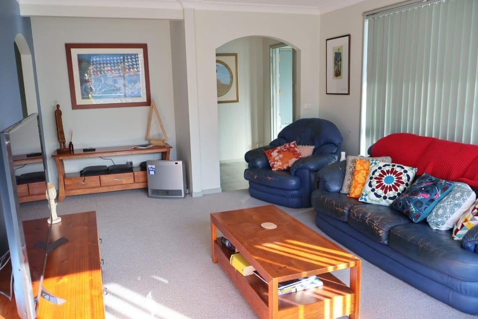 Communal lounge/ TV room, TV and multimedia, Living room, Seating area