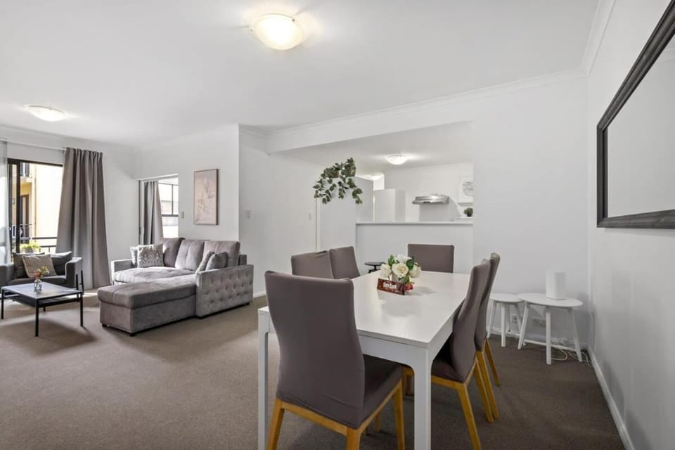 Family Apartment close to Perth City Apartment in Perth