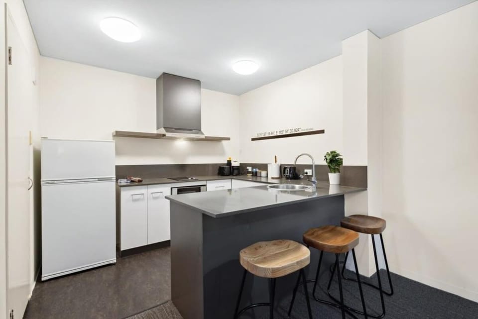 Spacious Holiday Apart on Hay St CBD Apartment in Perth