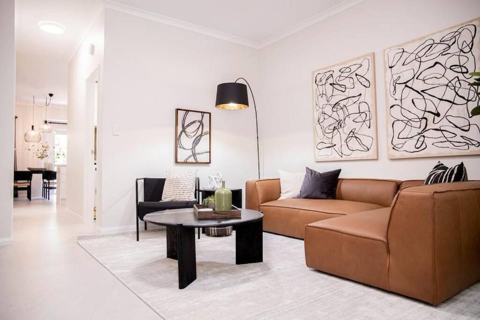 Stunning Northbridge Townhouse W Off St Parking House in Perth