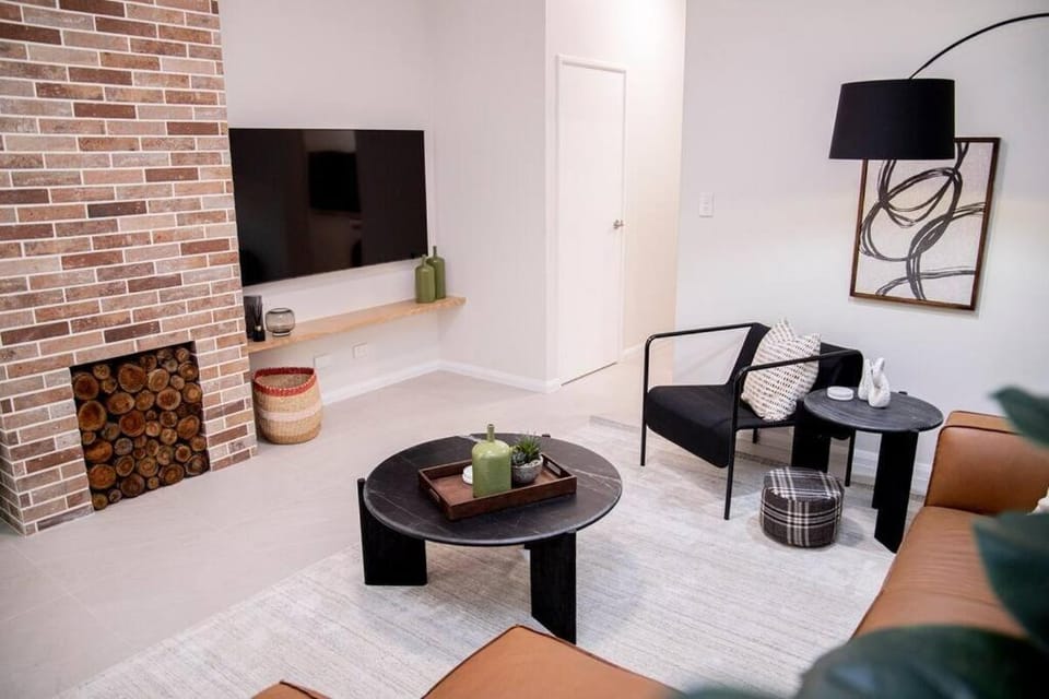 Stunning Northbridge Townhouse W Off St Parking House in Perth