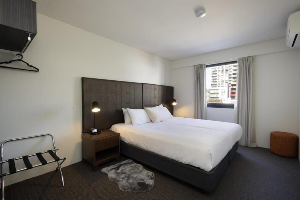 East Perth CBD Apartment close to The Swan River Apartment in Perth