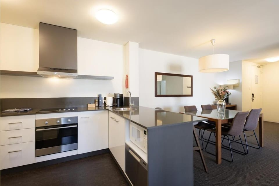 East Perth CBD Apartment close to The Swan River Apartment in Perth