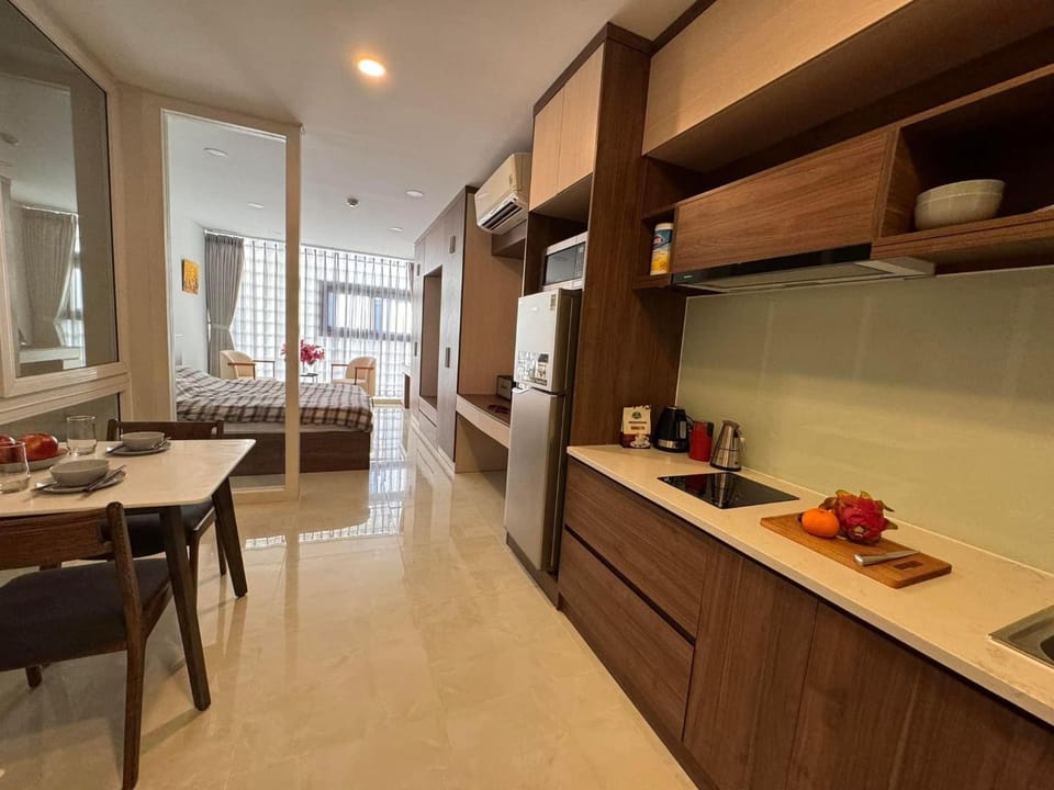 Kitchen or kitchenette, Living room, Seating area, minibar