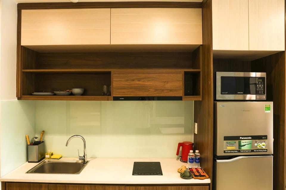 Coffee/tea facilities, Kitchen or kitchenette, minibar, oven, stove