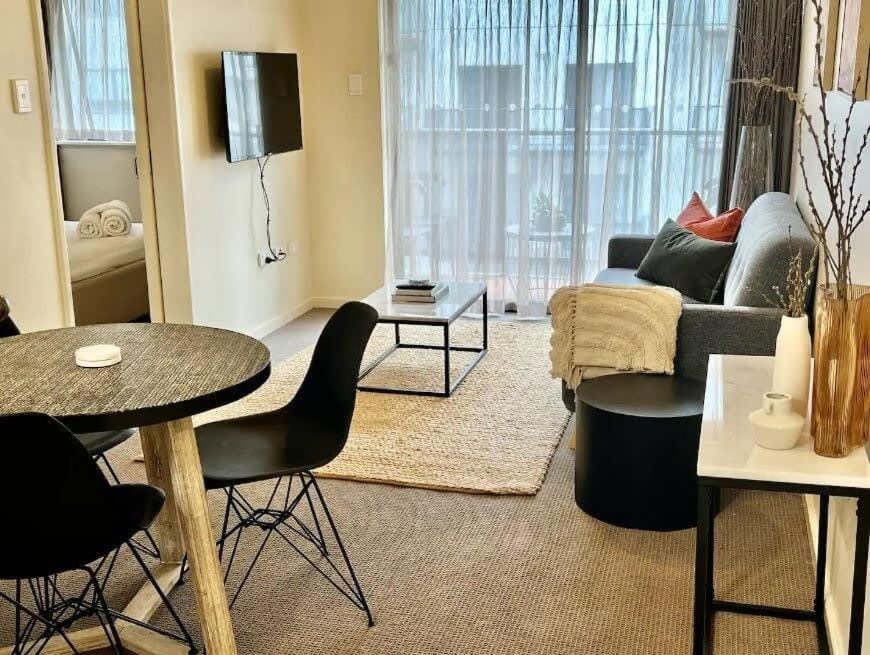 Prime Location 1 Bdr Apt in Perth Apartment in Perth