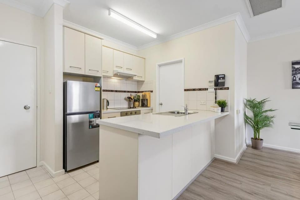 East Perth Apartment with Free Wi-Fi and Parking Apartment in Perth