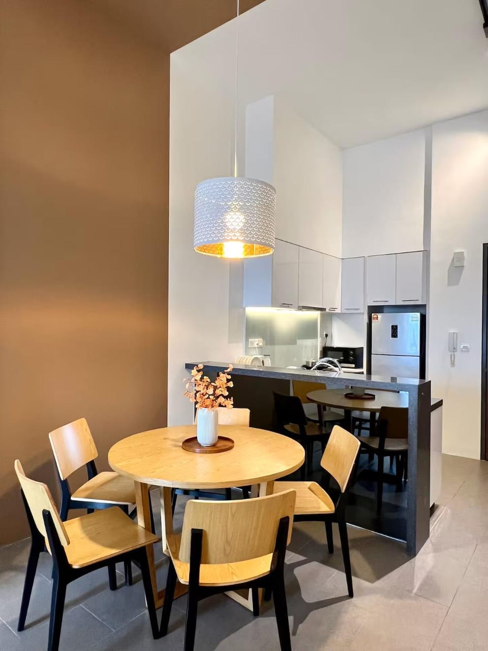 Kitchen or kitchenette, Dining area