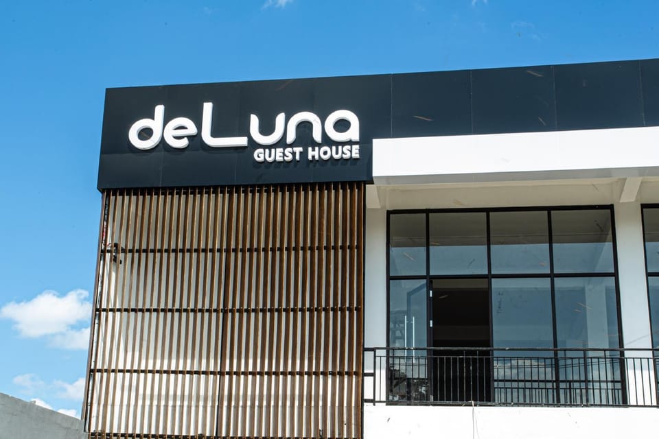 Day, Lobby or reception, Logo/Certificate/Sign, Street view