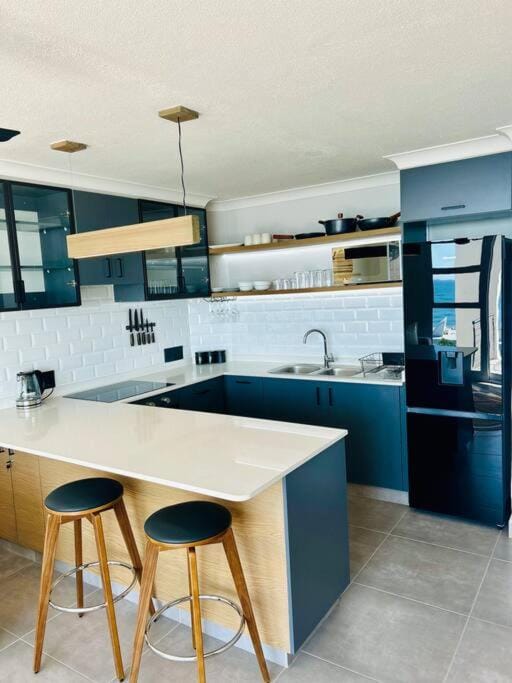 Kitchen or kitchenette, Dining area, stove