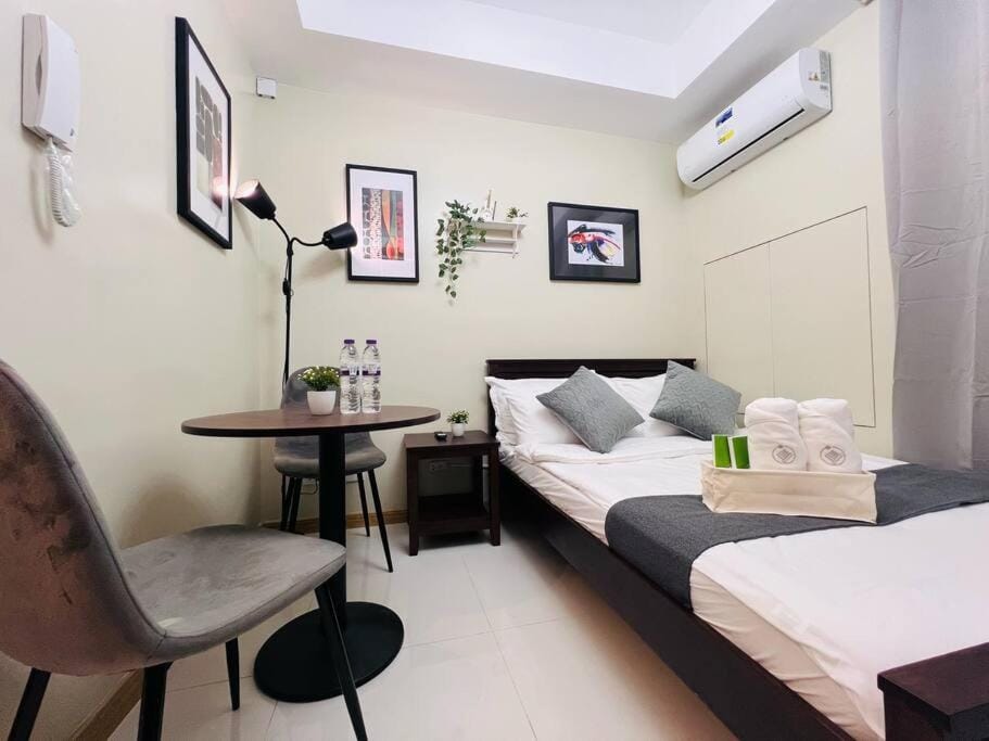 1BR Condotel Suite at Sunshine100 City Plaza #SS06 Apartment in Mandaluyong