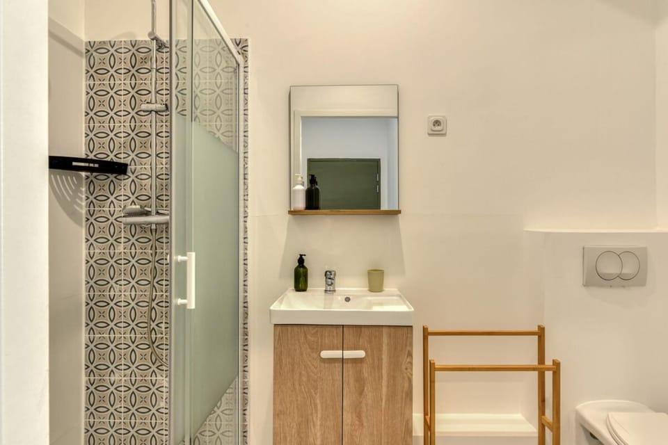 Shower, Bathroom