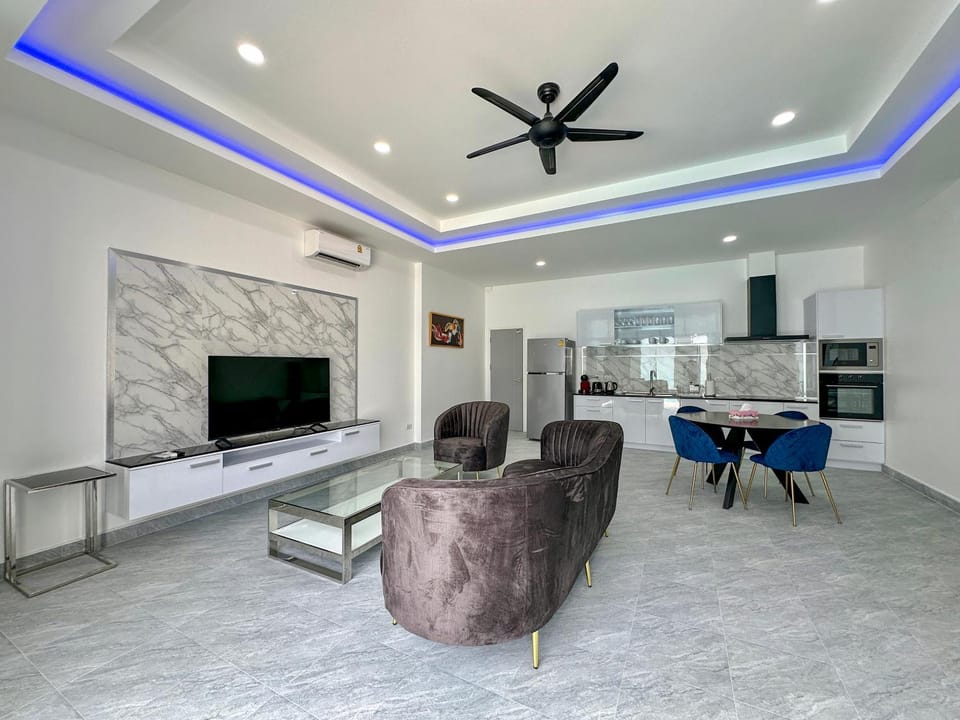 Kitchen or kitchenette, Living room, Dining area