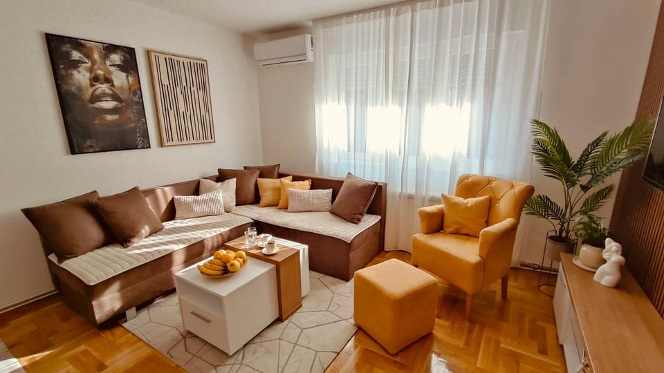 Living room, Decorative detail, Seating area