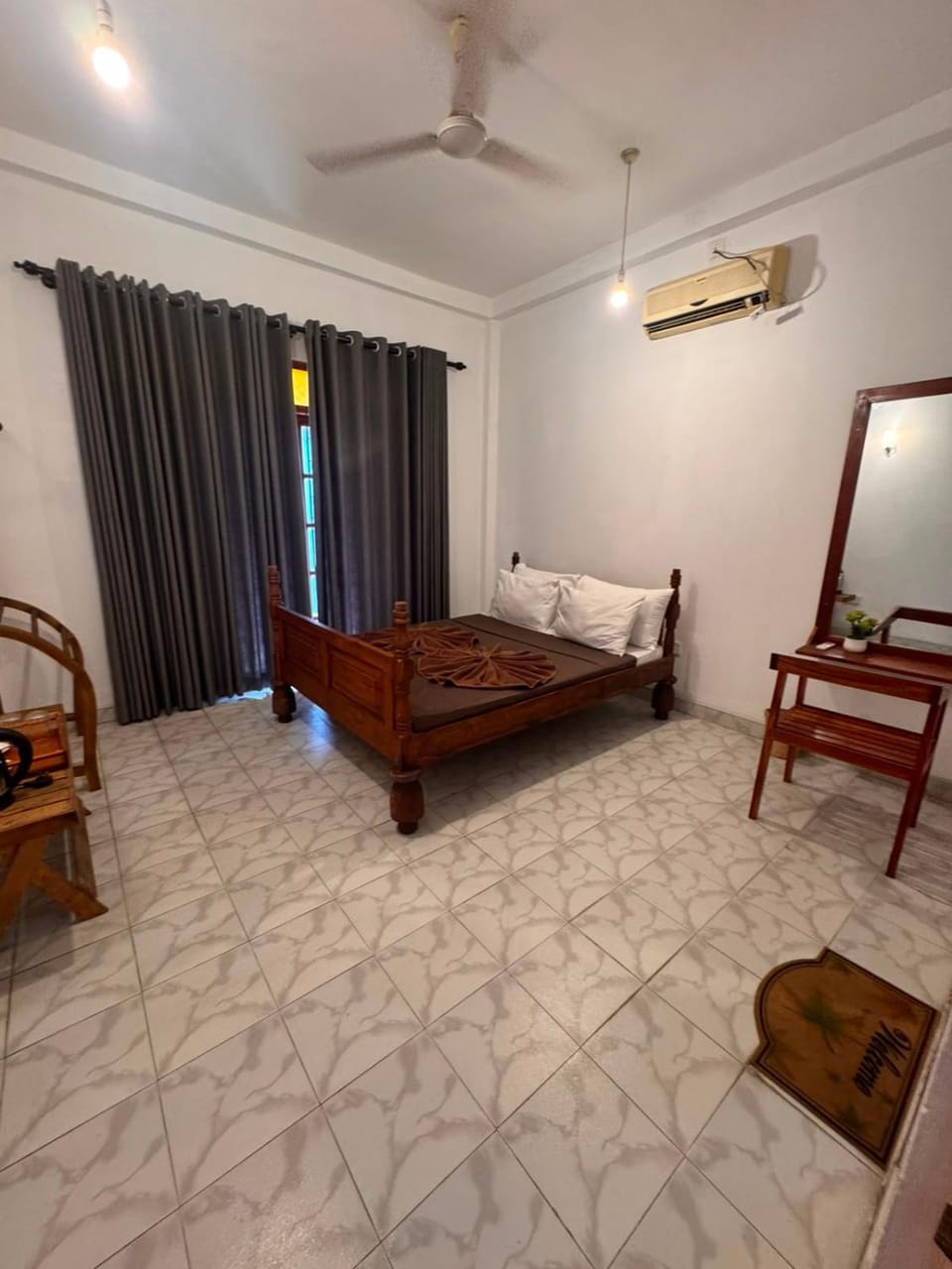 Bed, Bedroom, air conditioner