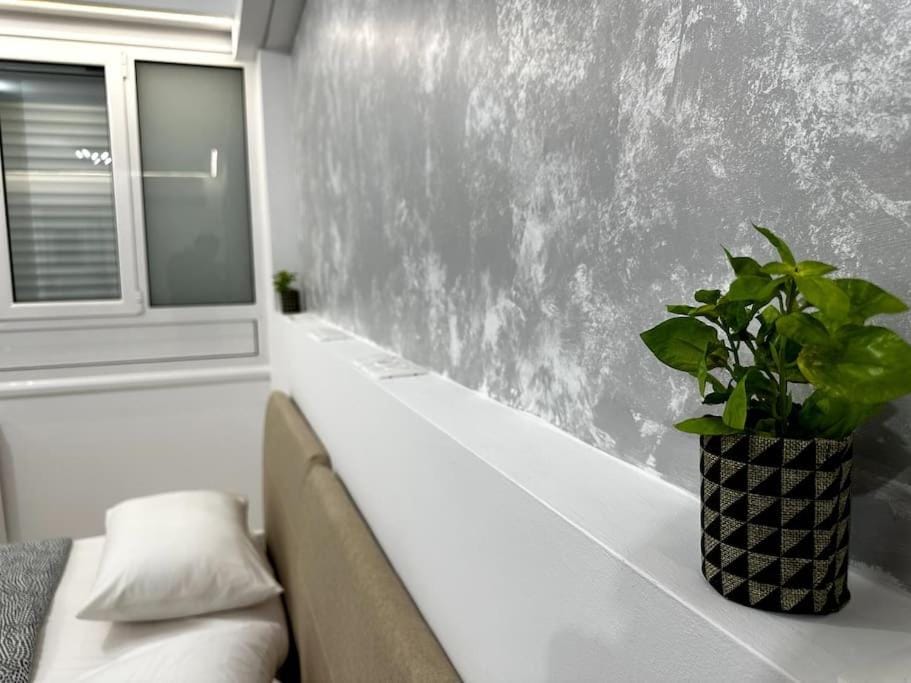 Bed, Decorative detail, Bedroom