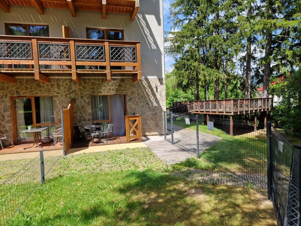 Property building, Garden, Balcony/Terrace