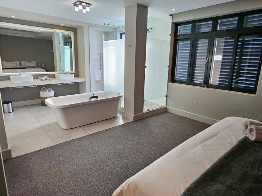Central - Whale Watching Paradise -Self check in Apartment in Hermanus