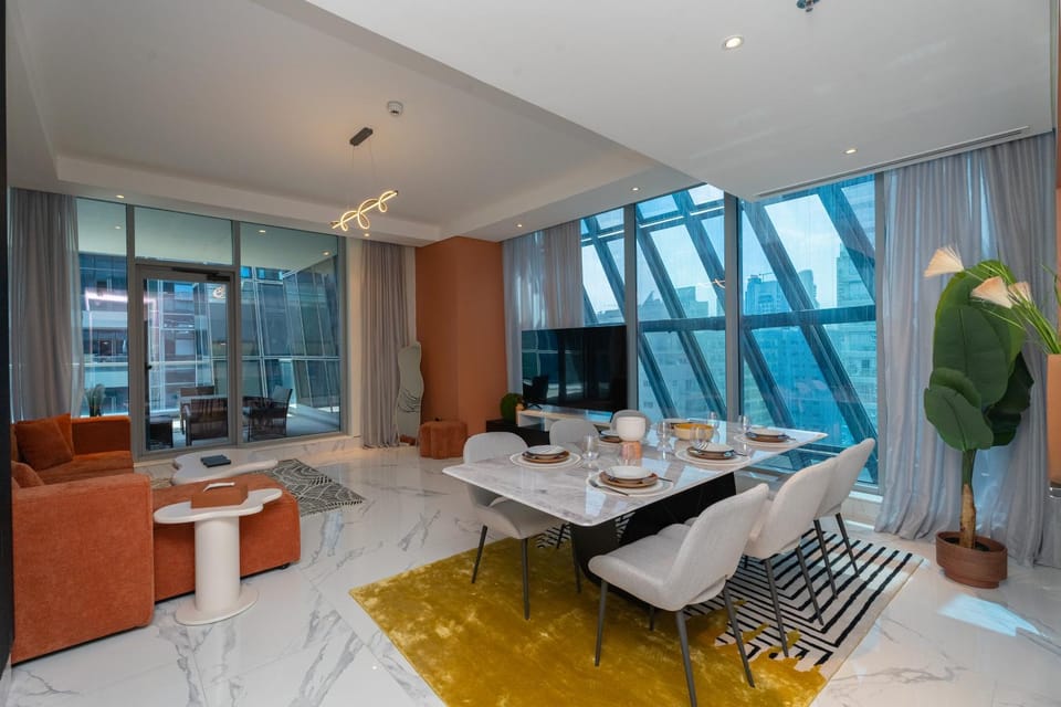 TV and multimedia, Living room, Seating area, Dining area