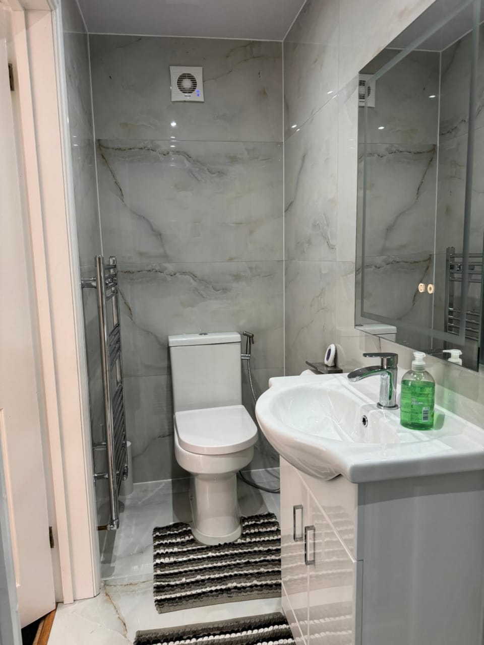 Shower, Bathroom, towels