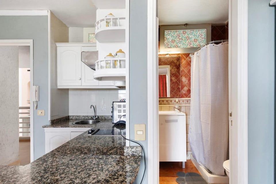Kitchen or kitchenette, Living room
