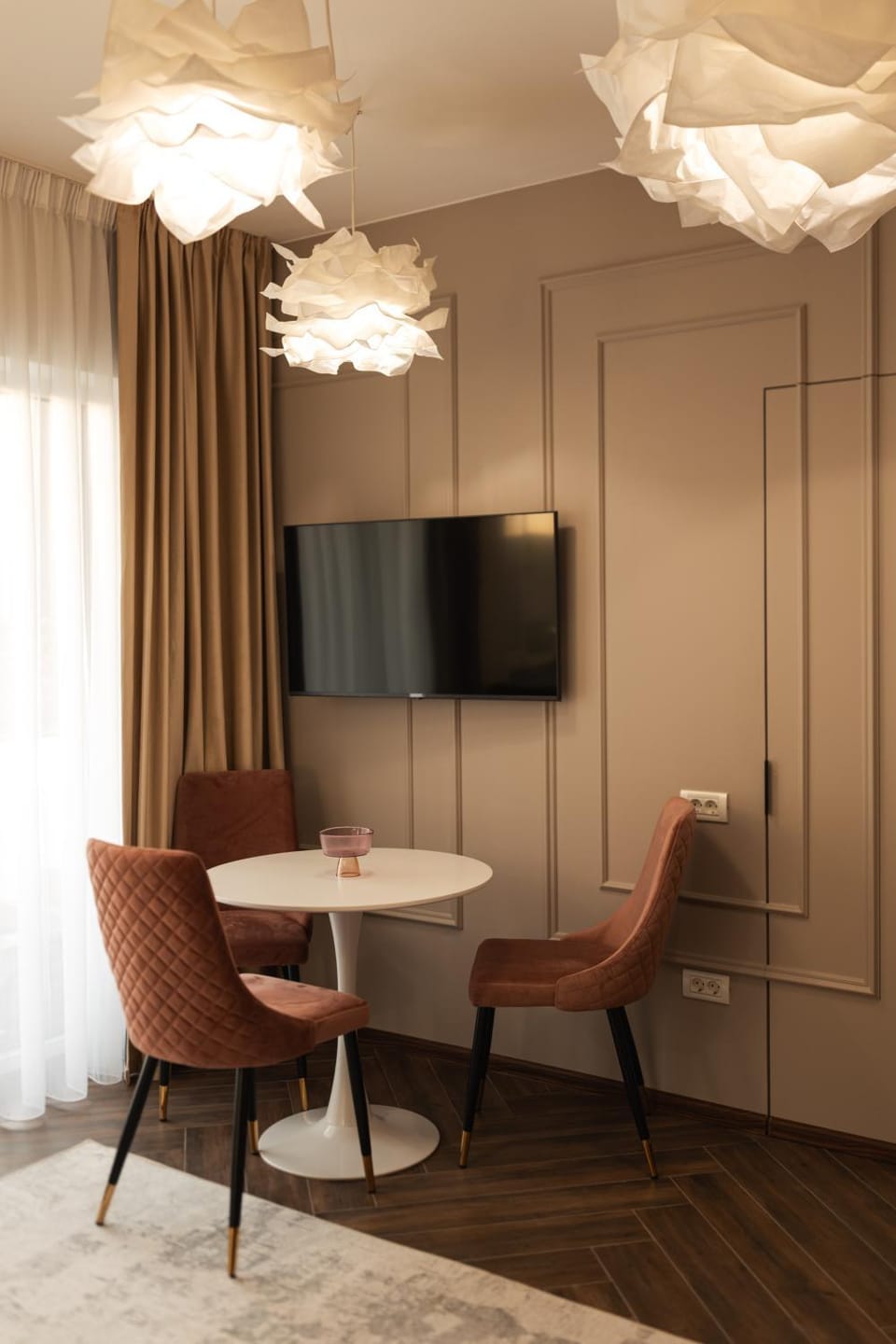 TV and multimedia, Dining area