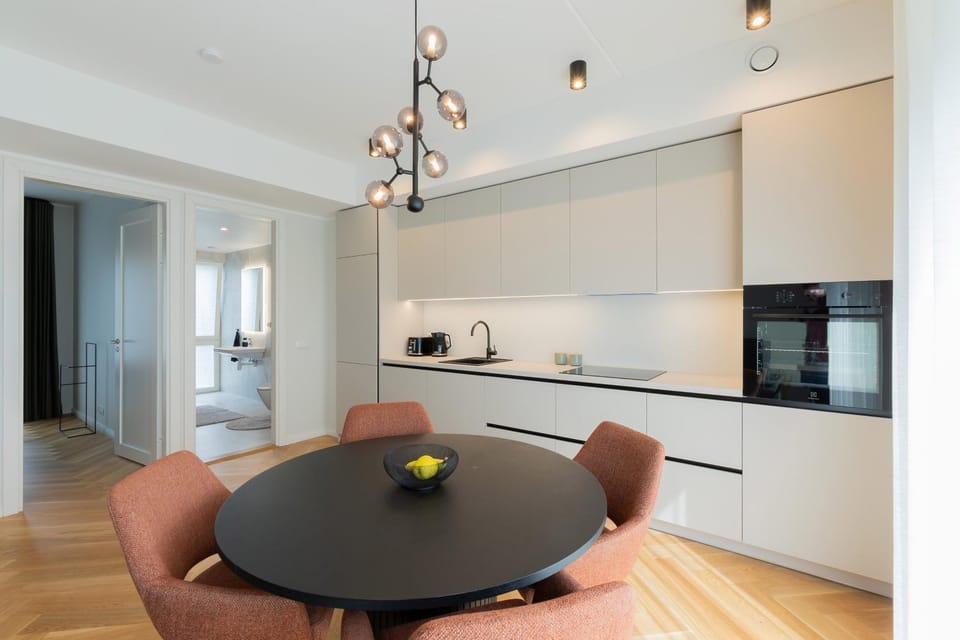 Kitchen or kitchenette, Dining area, oven, pet friendly, stove, toaster