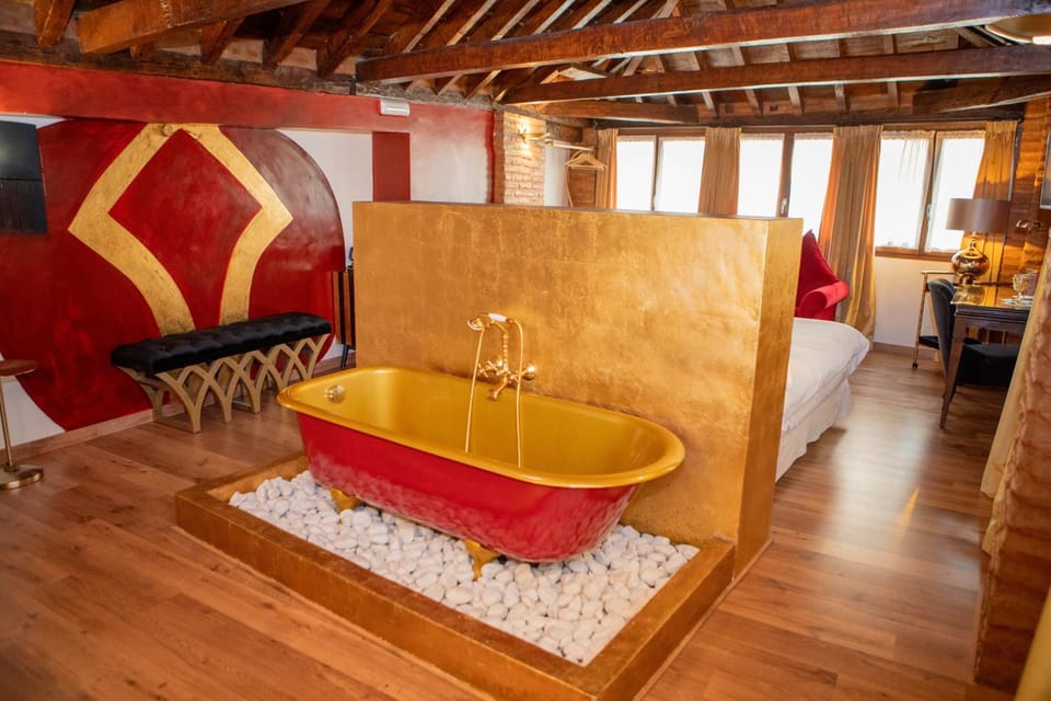 Bedroom, Bath