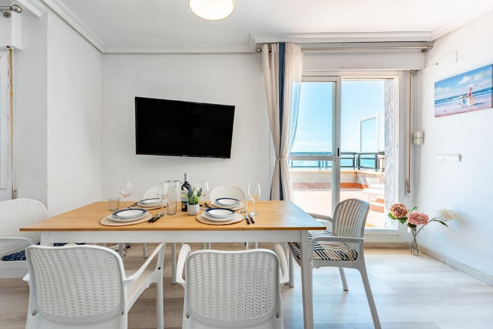 TV and multimedia, View (from property/room), Balcony/Terrace, Living room, Dining area, Sea view