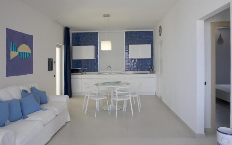 Kitchen or kitchenette, Seating area