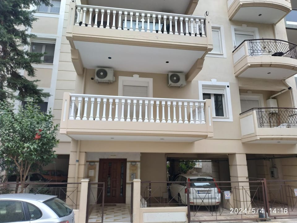 Property building, Day, View (from property/room), Balcony/Terrace
