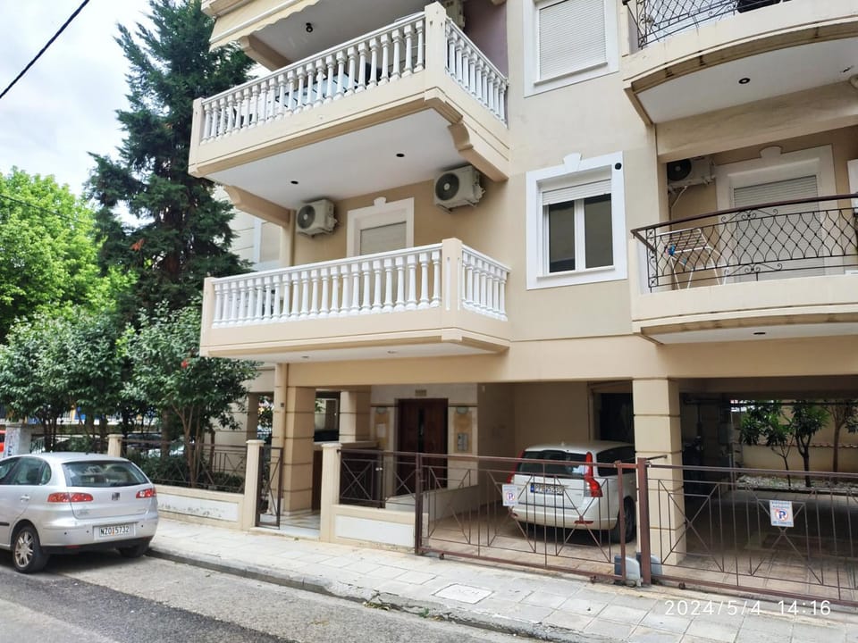 Property building, Day, Neighbourhood, View (from property/room), Balcony/Terrace, Street view, Location