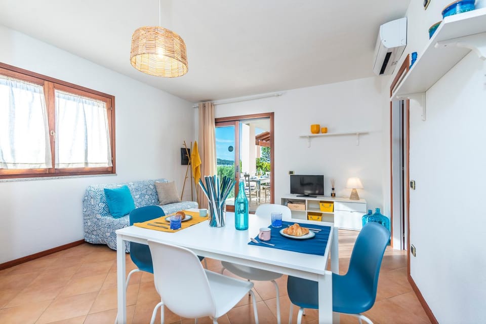 TV and multimedia, Dining area, air conditioner