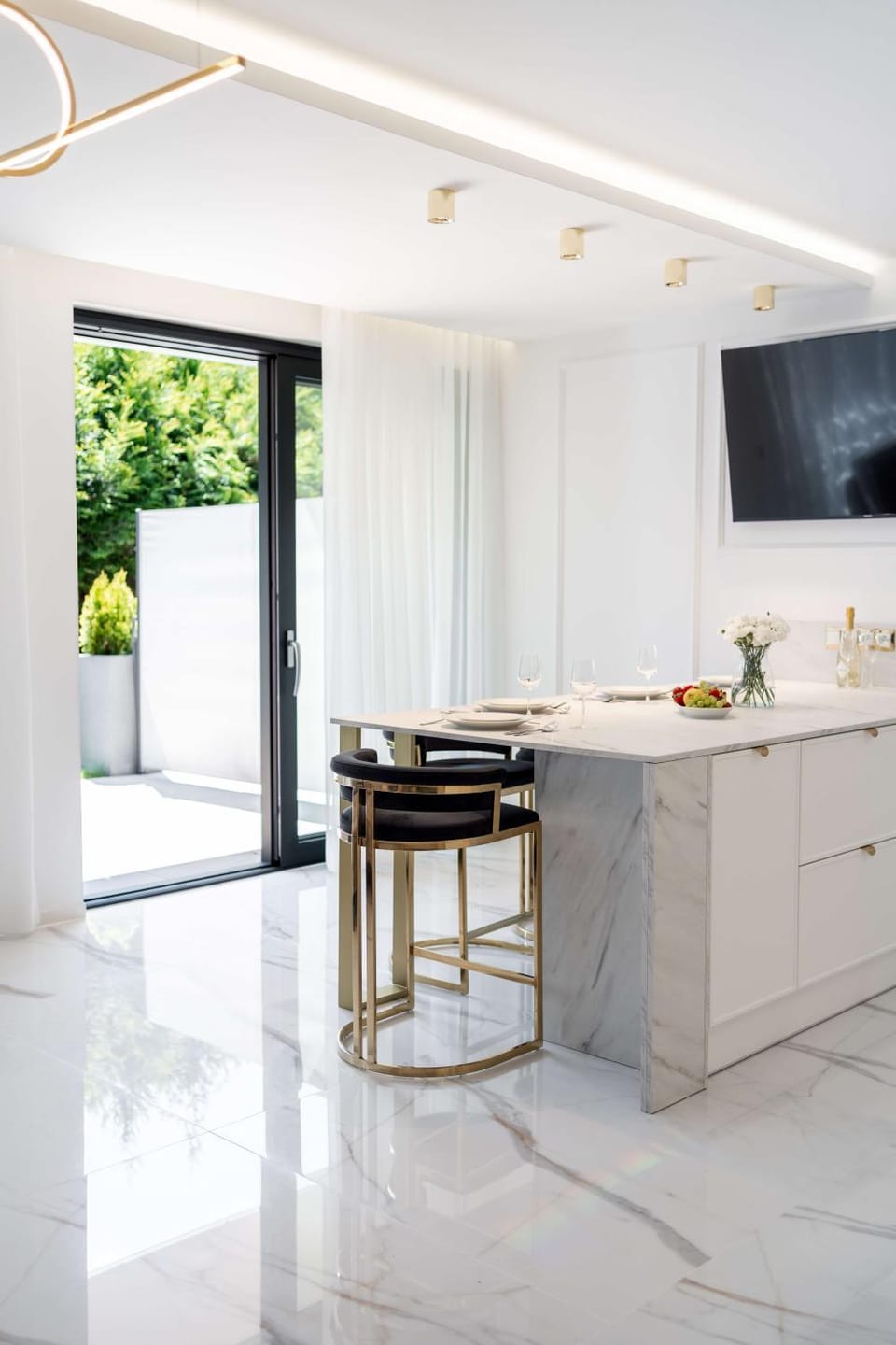 TV and multimedia, Kitchen or kitchenette, Dining area