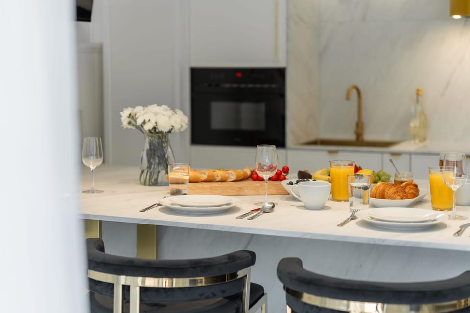 Food and drinks, Dining area, Food, Breakfast, Drinks