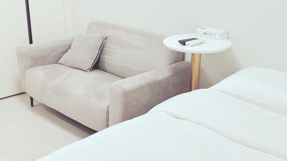 Seating area, Bedroom