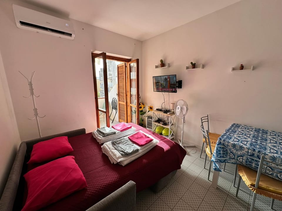 Bed, TV and multimedia