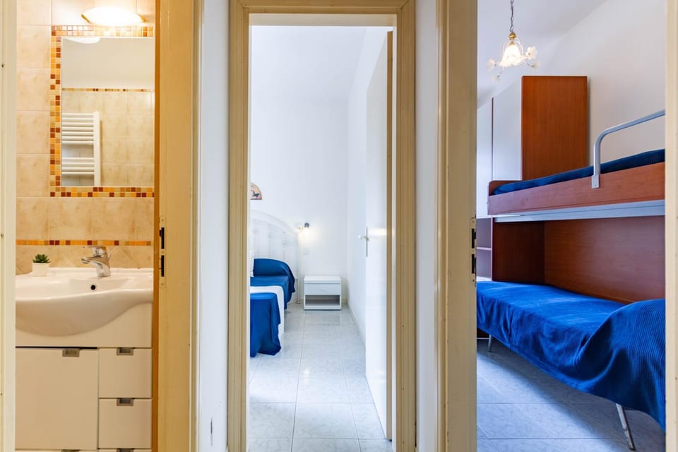 Toilet, Photo of the whole room