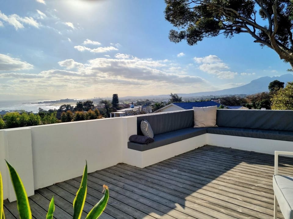 View (from property/room), Balcony/Terrace, Mountain view