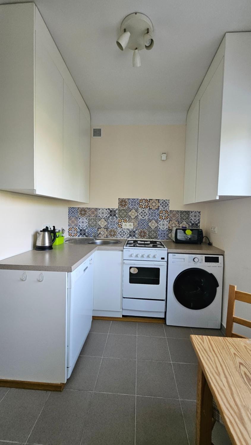 Coffee/tea facilities, Kitchen or kitchenette, dishwasher, oven