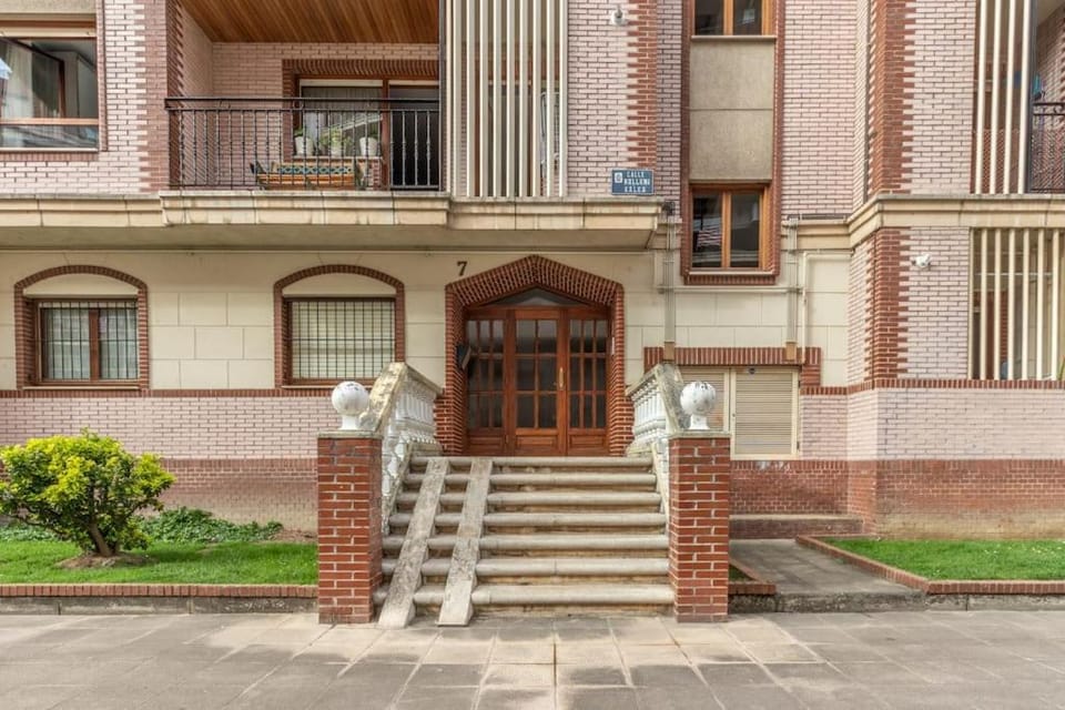 Property building, Facade/entrance
