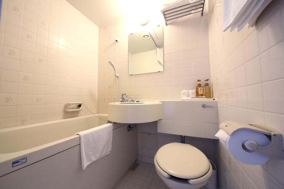 Shower, Toilet, Bathroom, Bath, towels