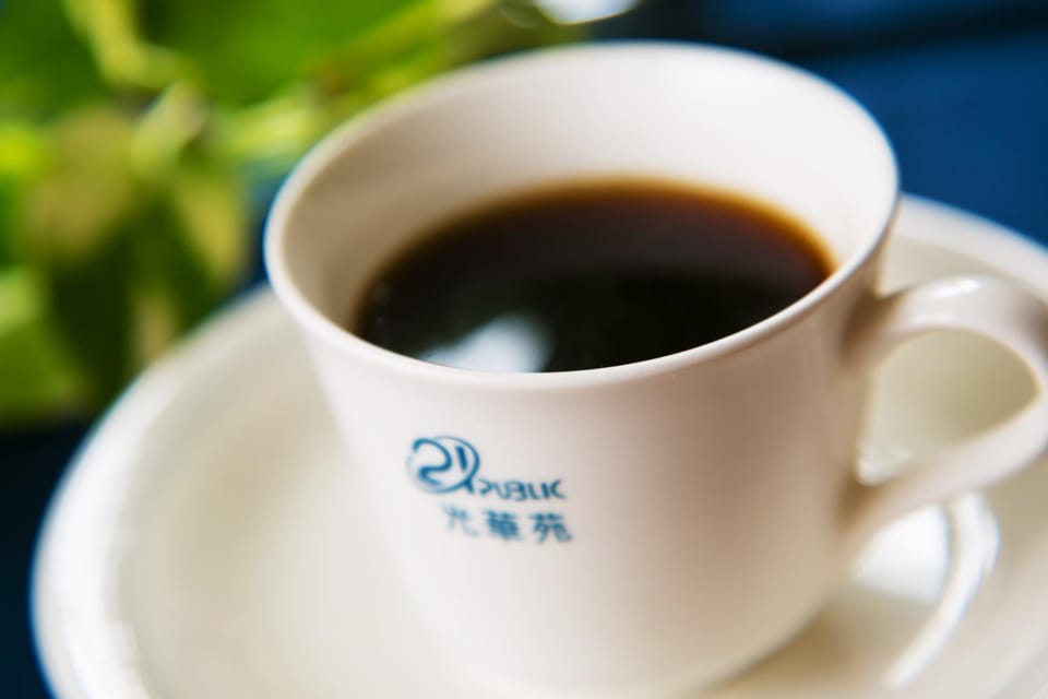 Restaurant/places to eat, Coffee/tea facilities, Breakfast