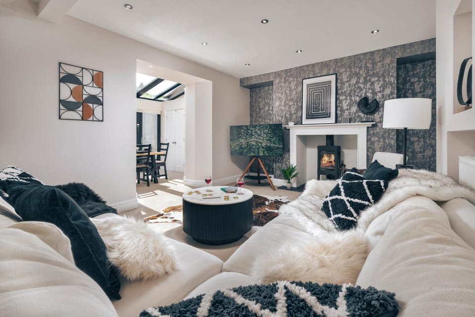 TV and multimedia, Living room, Seating area, Evening entertainment, Evening entertainment, pet friendly