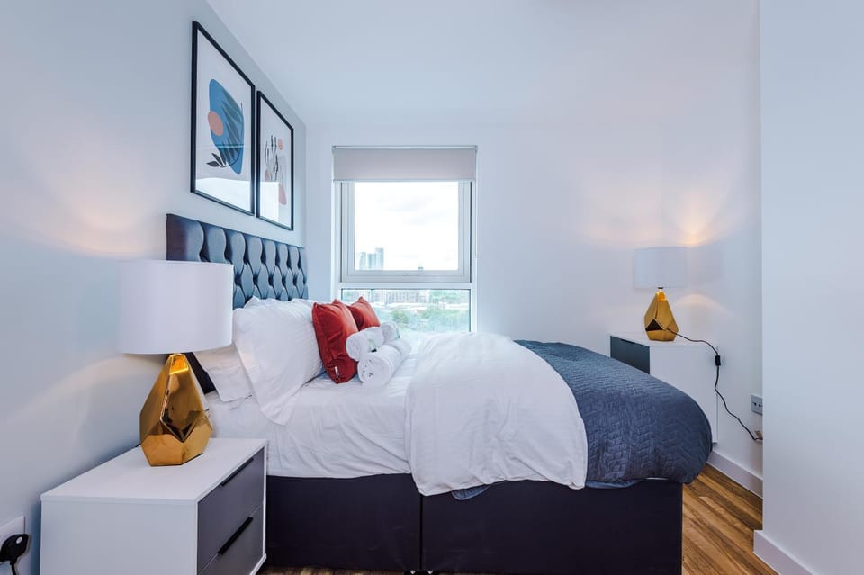 Parking - LastMinDeals - 2Bed Apartment in Salford