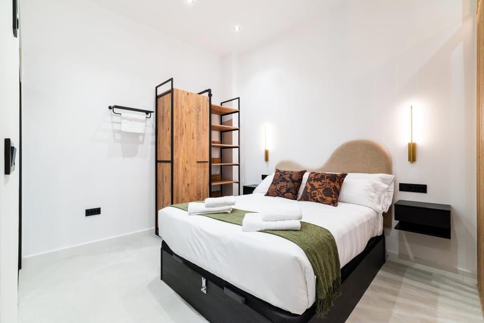 Albahaca Haven Luxury Center Apartment in Granada