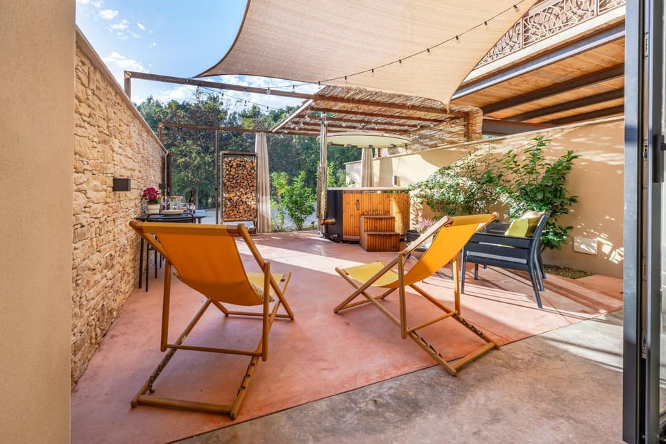Patio, Day, Garden, View (from property/room), Balcony/Terrace, Dining area
