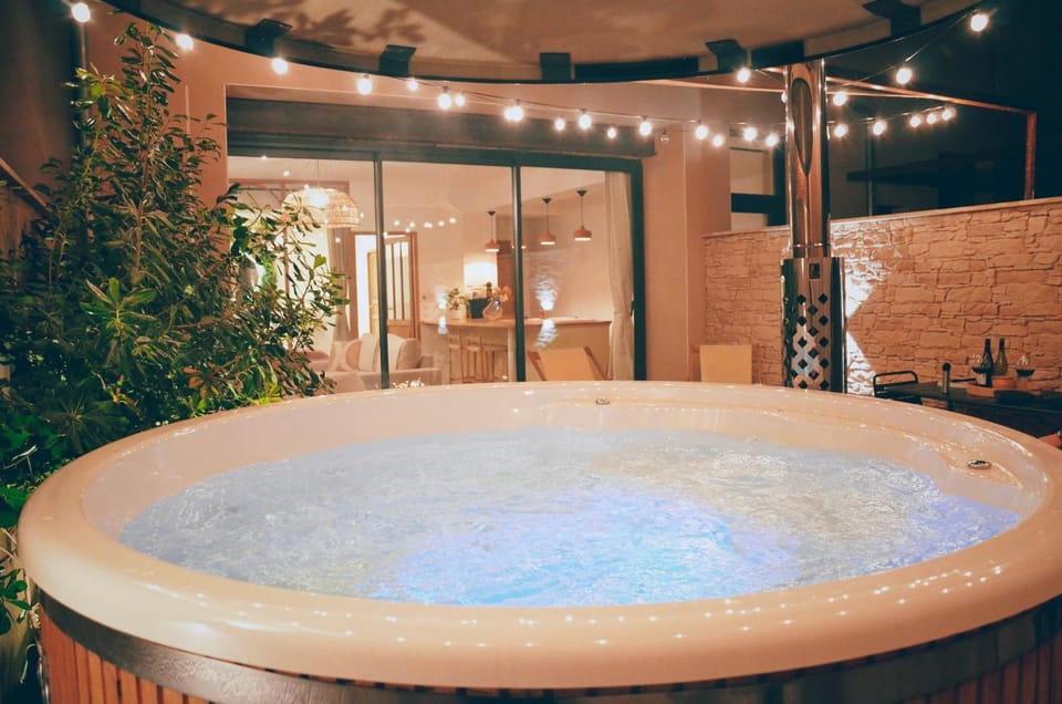 Patio, Hot Tub