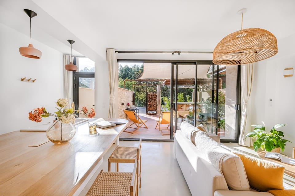 Patio, Day, View (from property/room), Balcony/Terrace, Living room, Seating area, Dining area