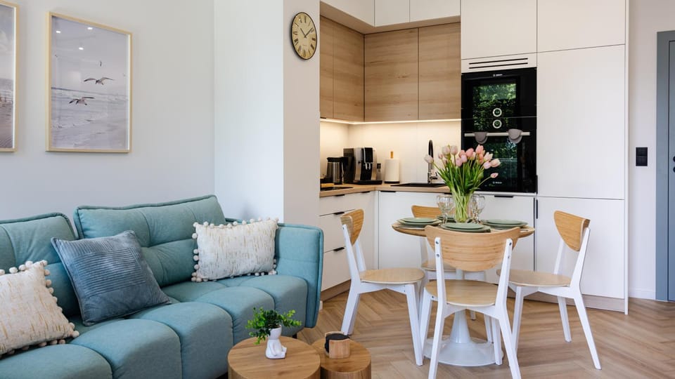 Kitchen or kitchenette, Seating area